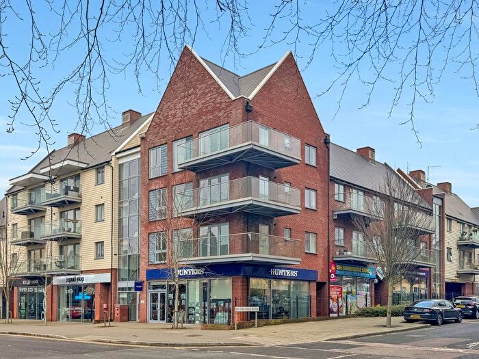 2 Bedroom Flat For Sale In Sir John Fogge Avenue, Ashford, TN23