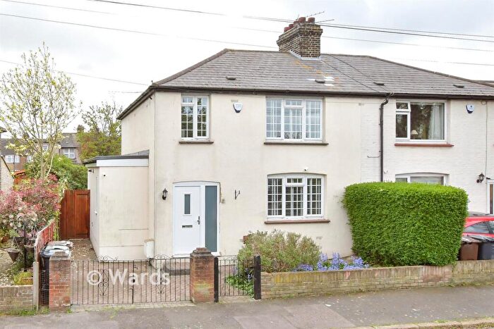 3 Bedroom Semi Detached House For Sale In Abbey Road, Greenhithe, Kent, DA9