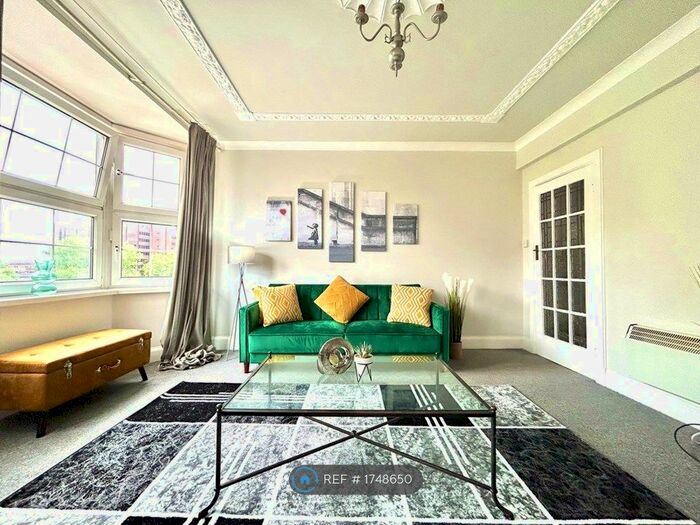 3 Bedroom Flat To Rent In Calthorpe Road, Edgbaston, Birmingham, B15