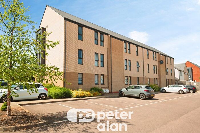 2 Bedroom Flat For Sale In Riverbank Avenue, Newport, NP19