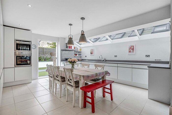 6 Bedroom Terraced House For Sale In Bishops Road, London, SW6