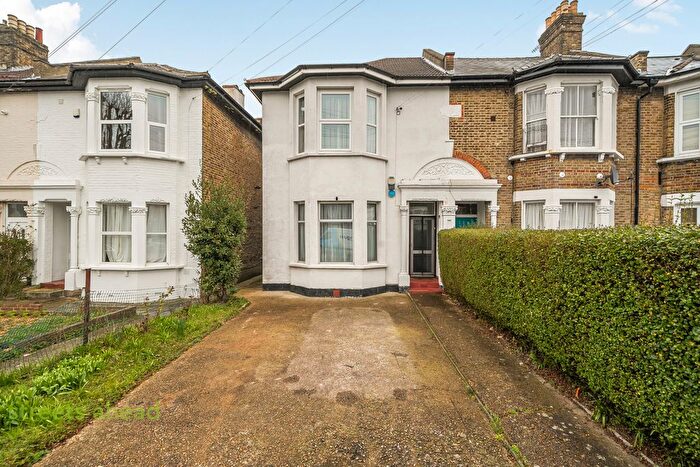 4 Bedroom End Terrace House For Sale In Bensham Manor Road, Thornton Heath, CR7