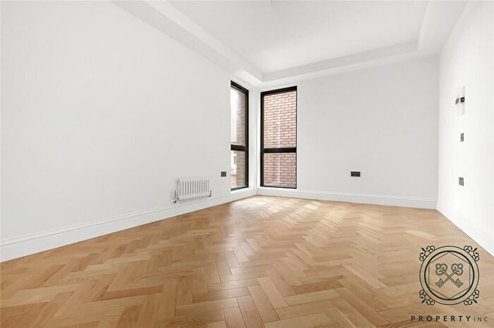 2 Bedroom Apartment For Sale In Roman Way, London, N7