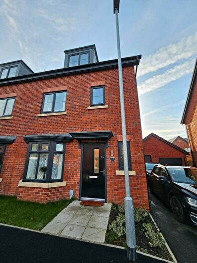 4 Bedroom Detached House To Rent In Hatfield Drive, PR25