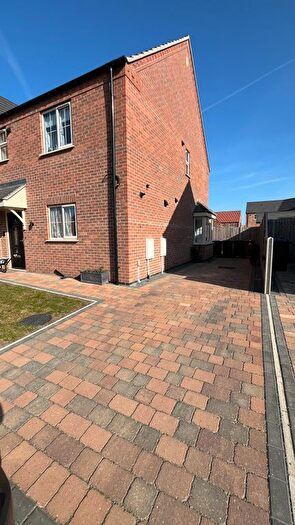 3 Bedroom Semi Detached House To Rent In Dunsby Close, Ruskington, Sleaford, NG34