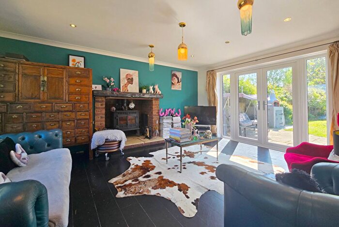 4 Bedroom Detached House For Sale In Pauls Lane, Sway, Lymington, Hampshire, SO41