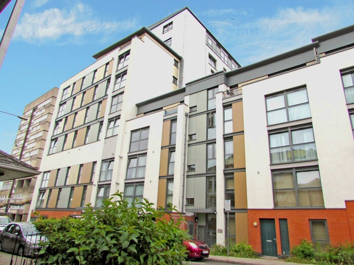 2 Bedroom Flat To Rent In Station Grove, Wembley, Midlesex, HA0