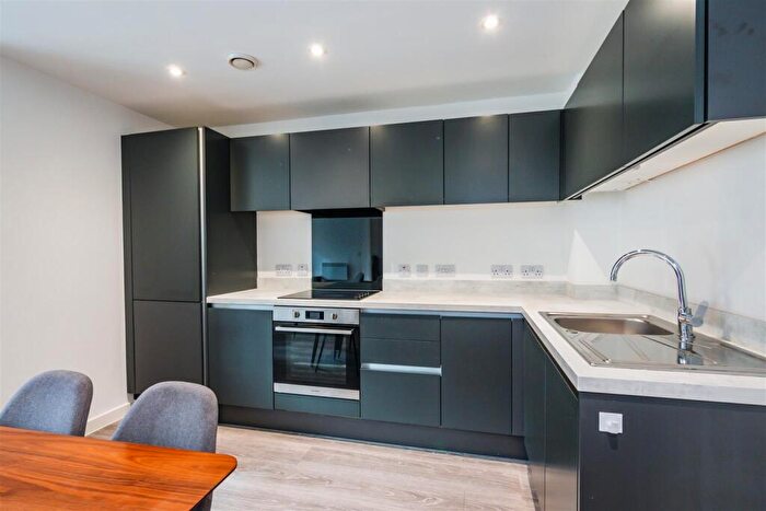 1 Bedroom Apartment To Rent In Woden Street, Salford, M5