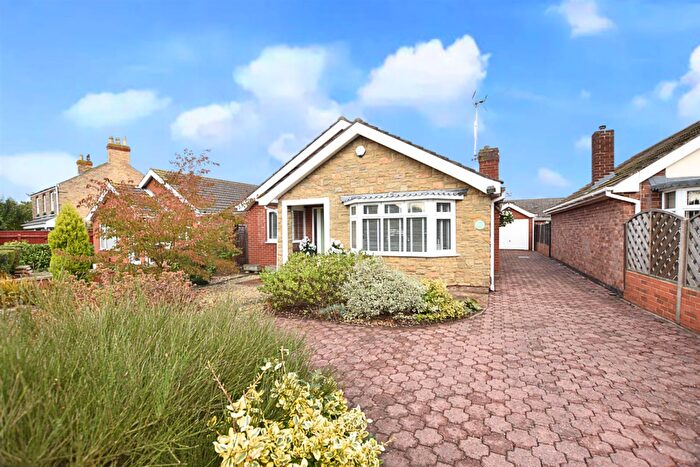 3 Bedroom Detached Bungalow For Sale In Pinfold Lane, Holton-Le-Clay, Grimsby, DN36