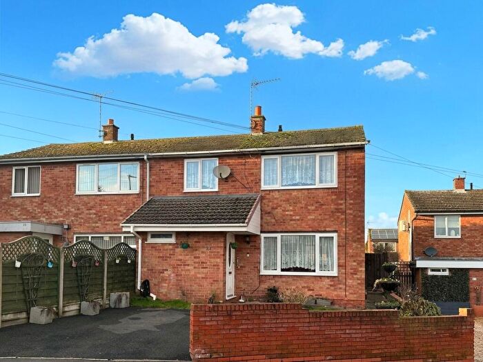 3 Bedroom Semi-Detached House For Sale In Kirkby Road, Desford, LE9