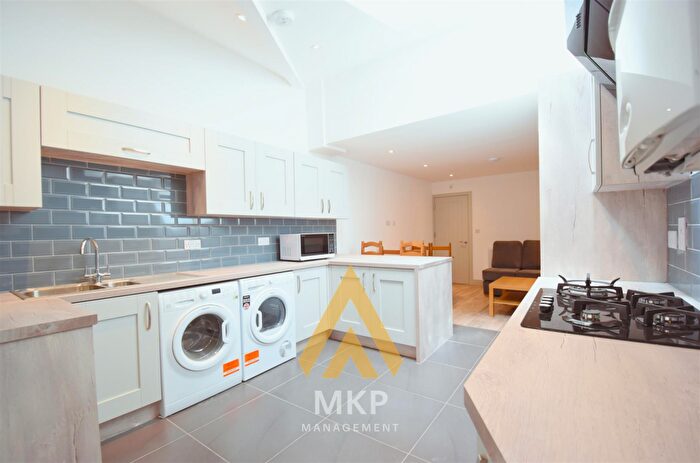 6 Bedroom Terraced House To Rent In Florence Buildings, Birmingham, B29