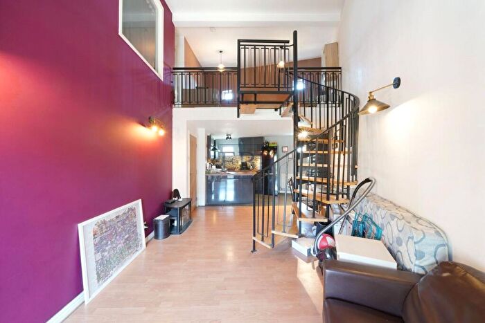 3 Bedroom Apartment To Rent In Delta Building, Ashton Street, London, E14