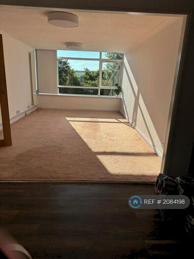 2 Bedroom Flat To Rent In Green Hill Gate, High Wycombe, HP13