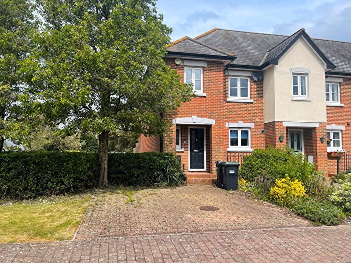 3 Bedroom End Of Terrace House For Sale In Sir Christopher Court, Hythe, SO45