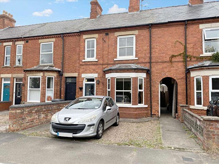 4 Bedroom Terraced House For Sale In Grantham Road, Sleaford, NG34