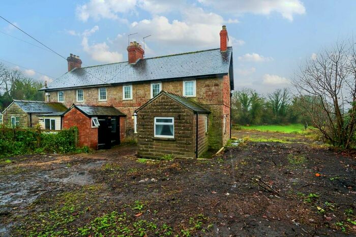 3 Bedroom Semi-Detached House For Sale In Bath Road, Shepton Mallet, BA4