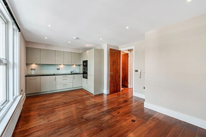 1 Bedroom Flat To Rent In Chiswick High Road, Gunnersbury, W4