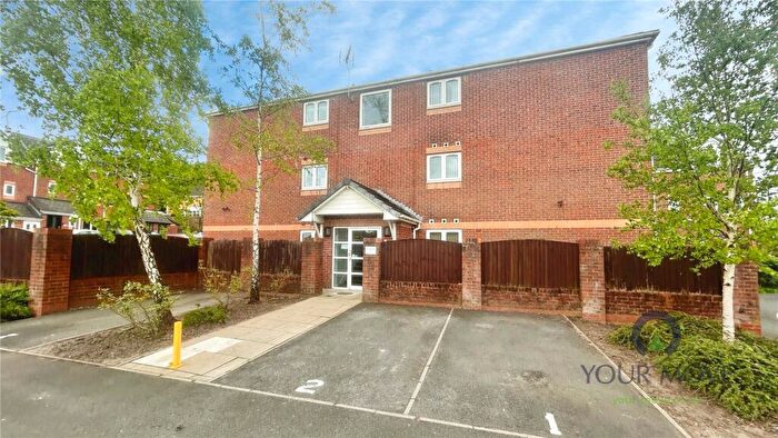 2 Bedroom Flat For Sale In Stoneclough Mews, Oldham, Greater Manchester, OL1