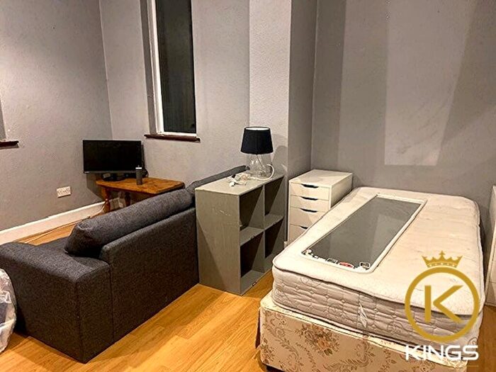 Studio To Rent In Elm Grove, PO5