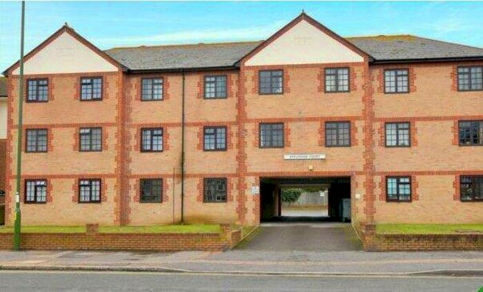 1 Bedroom Apartment To Rent In South Street, Lancing, BN15