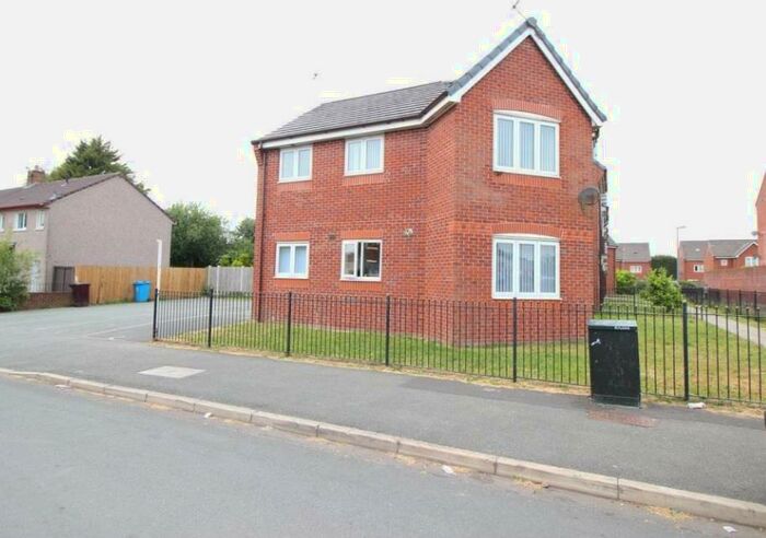 2 Bedroom Flat To Rent In Bracken Walk, Kirkby, Liverpool, L32