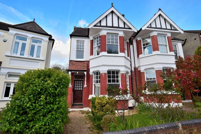 2 Bedroom Flat To Rent In Conway Road, London, N14