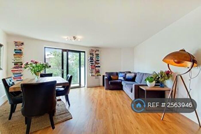 2 Bedroom Flat To Rent In Fairmont House, London, SE16