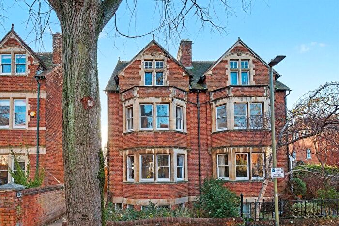 4 Bedroom Semi-Detached House For Sale In Polstead Road, Central North Oxford, OX2