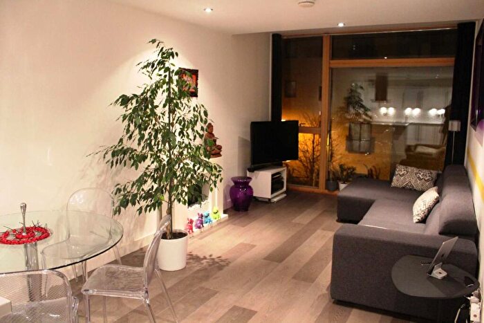 2 Bedroom Apartment To Rent In Design House, William Fairburn Way, Nothern Quarter, M4