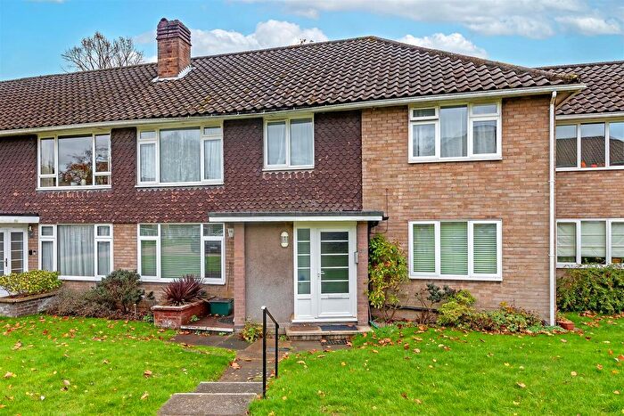 2 Bedroom Maisonette To Rent In Charmouth Court, St.Albans, AL1