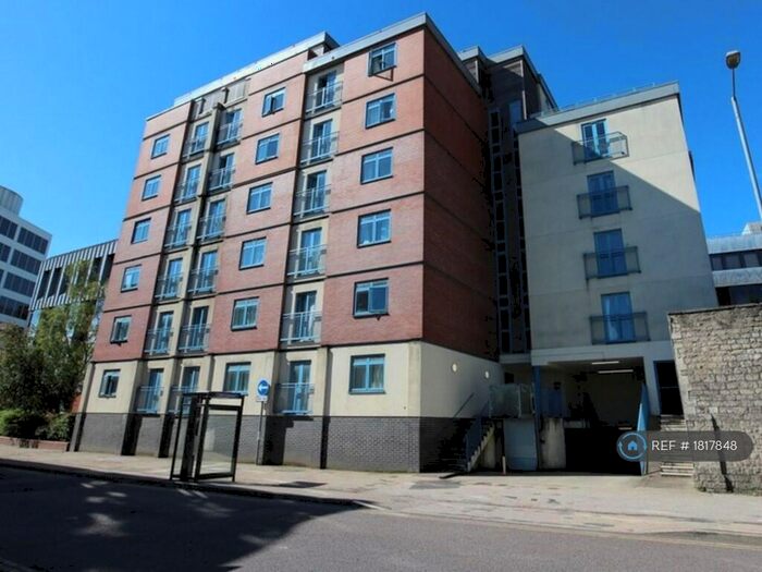 2 Bedroom Flat To Rent In Wellington Street, Swindon, SN1