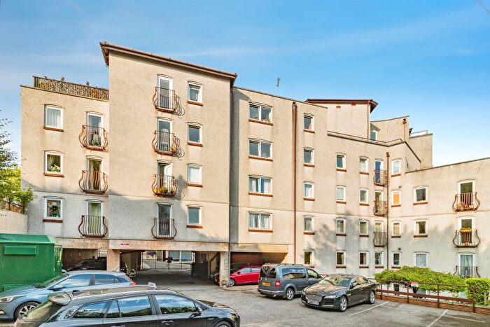 1 Bedroom Flat For Sale In Market Street, Torquay, TQ1