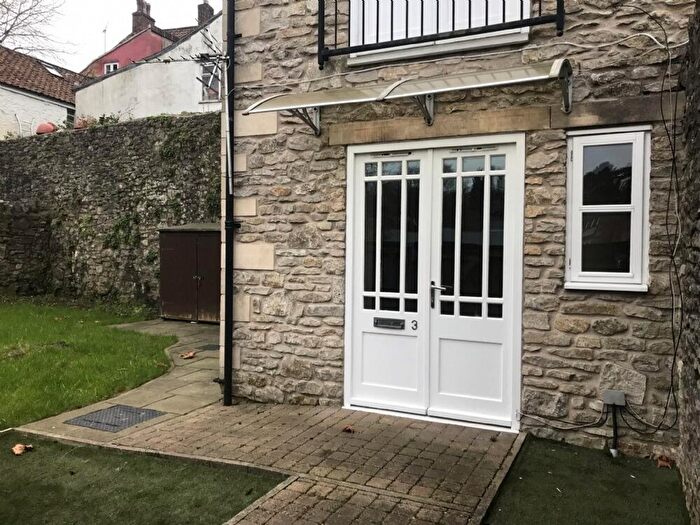 2 Bedroom Flat To Rent In The Maltings, Shepton Mallet, BA4
