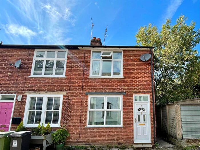 2 Bedroom End Of Terrace House To Rent In William Street, Berkhamsted, HP4
