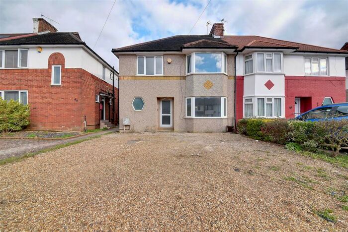 4 Bedroom Property To Rent In Brookfield Avenue, London, NW7