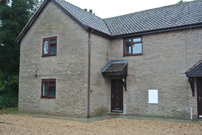 2 Bedroom Flat To Rent In Munden Close, Hockwold, IP26