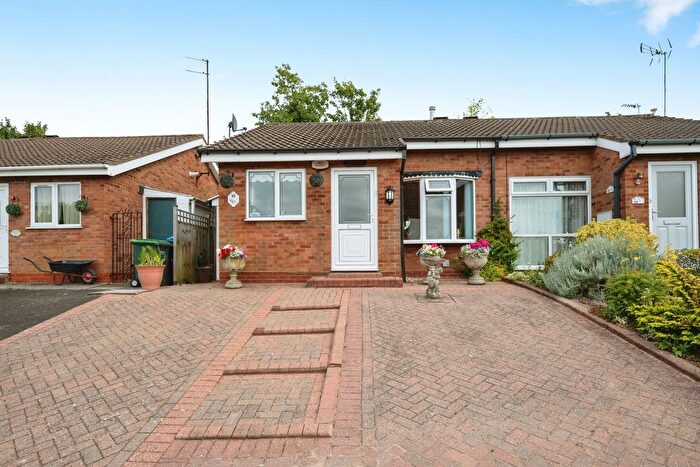 2 Bedroom Bungalow For Sale In Birch Grove, Oldbury, B68