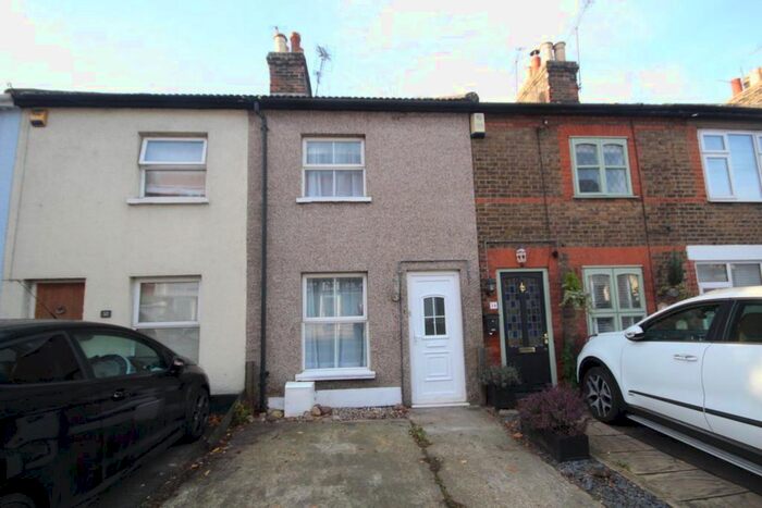 2 Bedroom Cottage To Rent In Ongar Road, Brentwood CM15