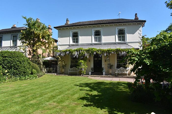 5 Bedroom Detached House To Rent In Avenue Road, Leamington Spa, CV31