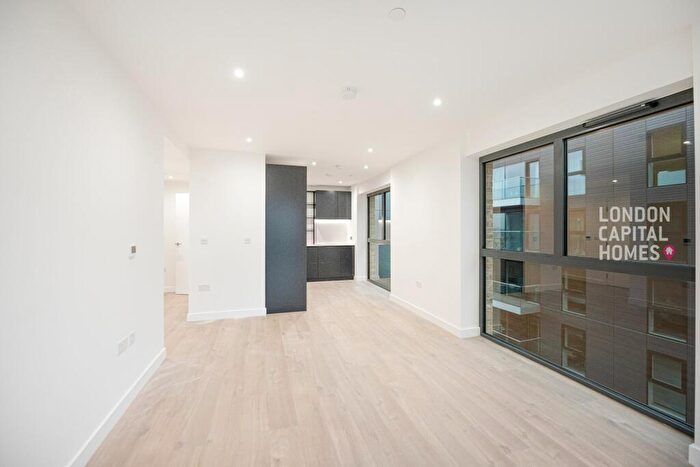 1 Bedroom Apartment To Rent In Scarlet Court, Damsel Grove, London, N4