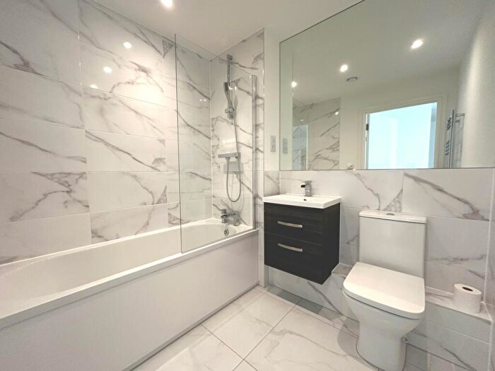 2 Bedroom Flat To Rent In Davigdor Road, Hove, BN3