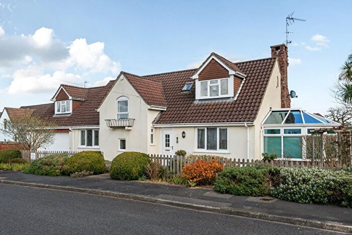 4 Bedroom Chalet For Sale In Noel Close, Brockenhurst, SO42