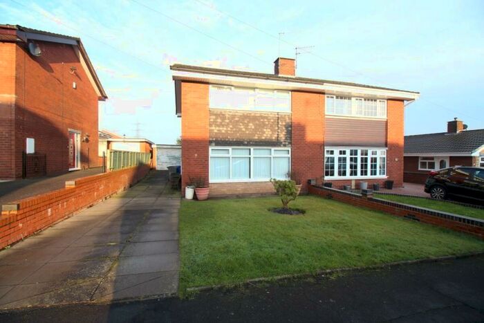 3 Bedroom Semi-Detached House To Rent In Wenlock Close, Wedgewood Farm, Stoke-On-Trent, ST6