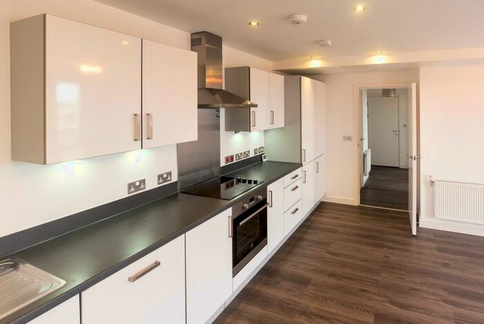 2 Bedroom Apartment To Rent In Kidwells Close, Maidenhead, SL6