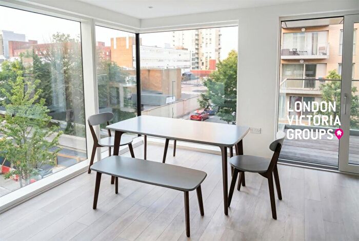 1 Bedroom Apartment To Rent In The Parkhouse, Kayani Avenue, London, N4