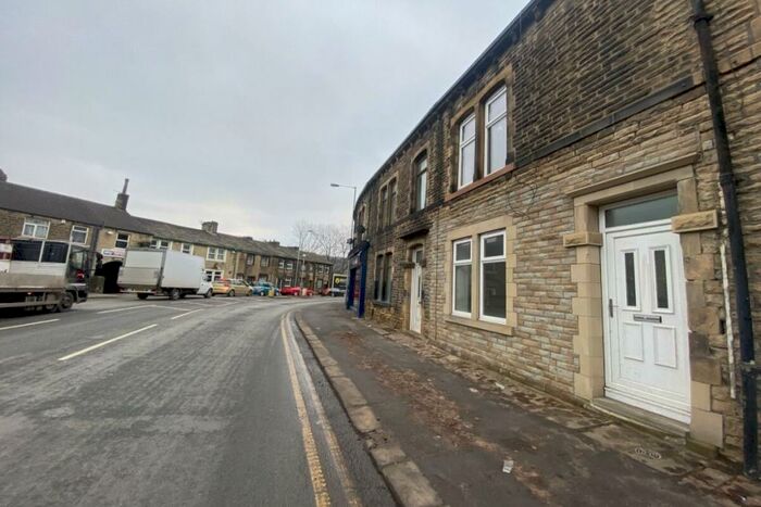 4 Bedroom Terraced House To Rent In South Street, Keighley, BD21