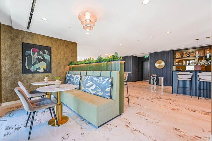 2 Bedroom Flat For Sale In One Thames Quay, Canary Wharf, London, E14