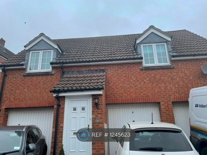 2 Bedroom Flat To Rent In Knights Maltings, Frome BA11