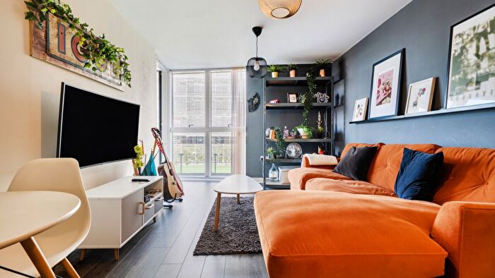 2 Bedroom Flat For Sale In Sir Francis Drake Court, SE10