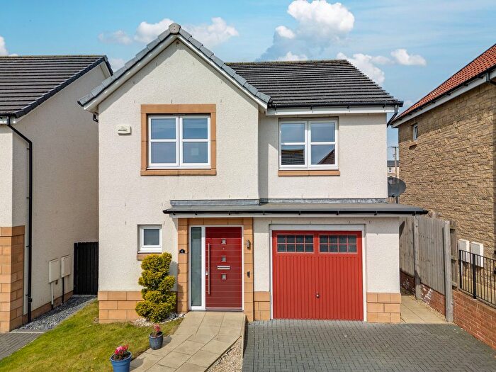 4 Bedroom Detached House For Sale In Pitdinnie Avenue, Cairneyhill, Dunfermline, KY12